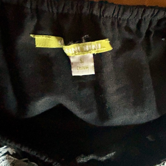 Embroidered off the shoulders top size S - Picture 4 of 4